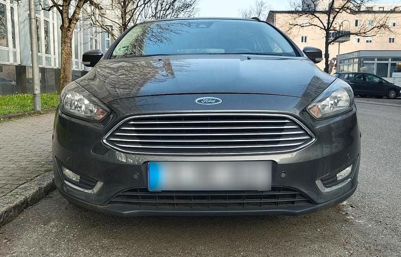 Gebraucht Ford Focus Titanium 120 PS (88 kW) 2014 Grau Kombi