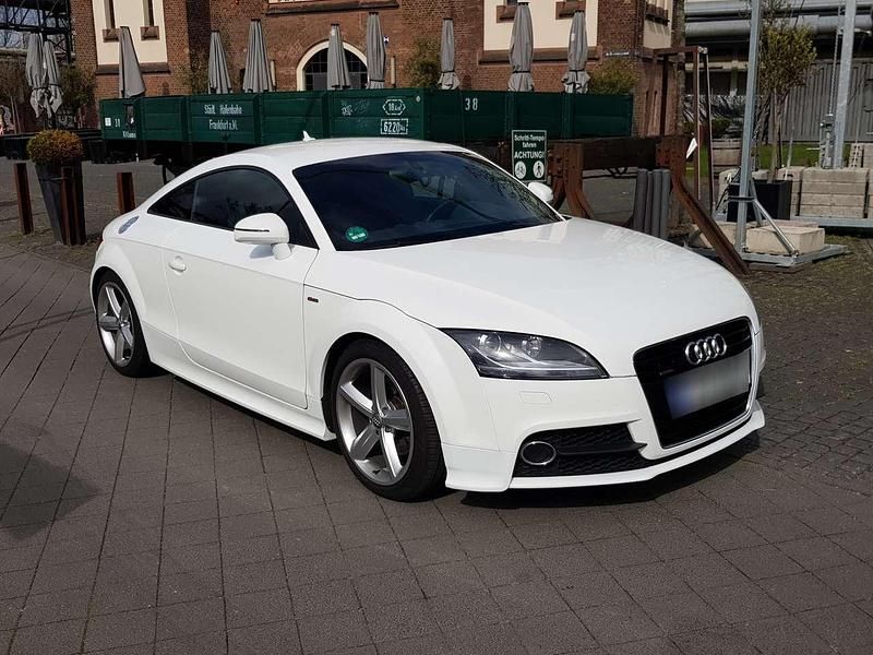 Weiß Gebraucht 2012 Audi TT Design Coupé | 16.500 € (Etwas zu teuer) - Bild 1/4