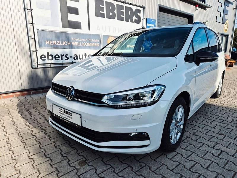 Oryxweiss Gebraucht 2025 VW Touran Highline Van / Kleinbus | 39.695 € (Etwas zu teuer) - Bild 1/4