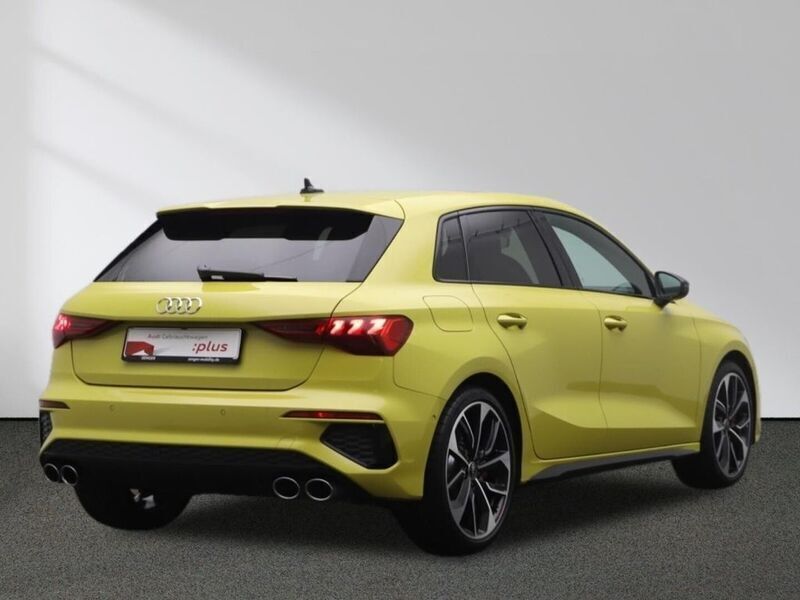 Gebraucht Audi S3 Sport 333 PS (244 kW) 2024 Gelb Limousine