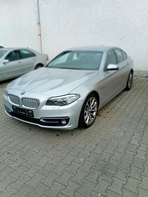 Gebraucht BMW 520 190 PS (139 kW) 2015 Silber Limousine