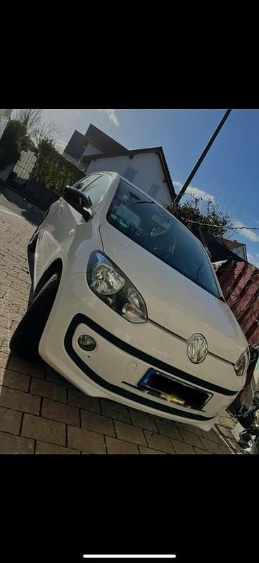 Weiß Gebraucht 2014 VW up! Cup Kleinwagen | 6.000 € (Etwas zu teuer) - Bild 1/4