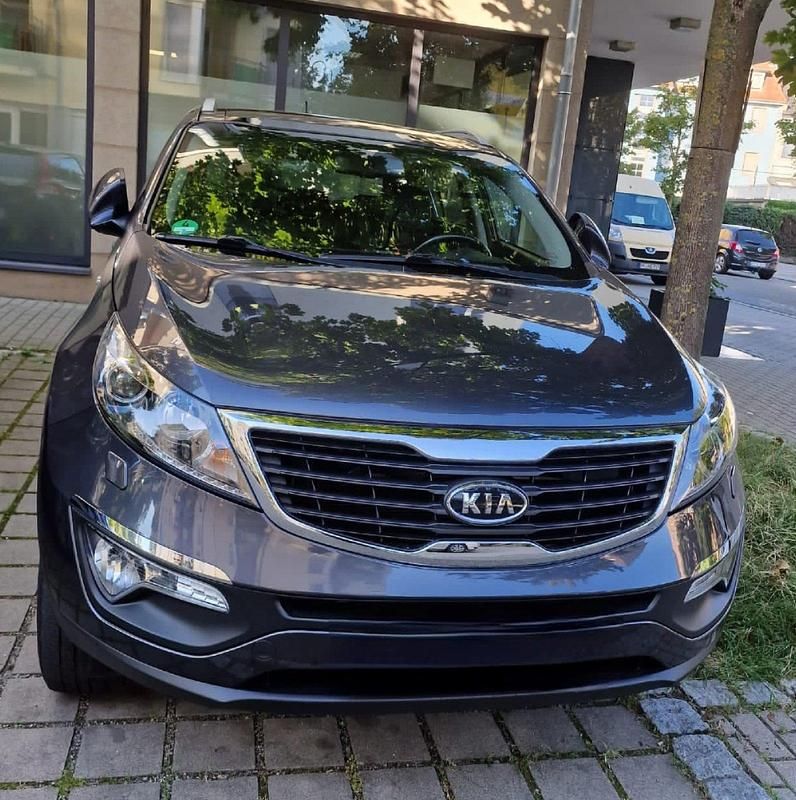 Grau Gebraucht 2010 Kia Sportage 3 SUV | 10.900 € (Teuer) - Bild 1/4