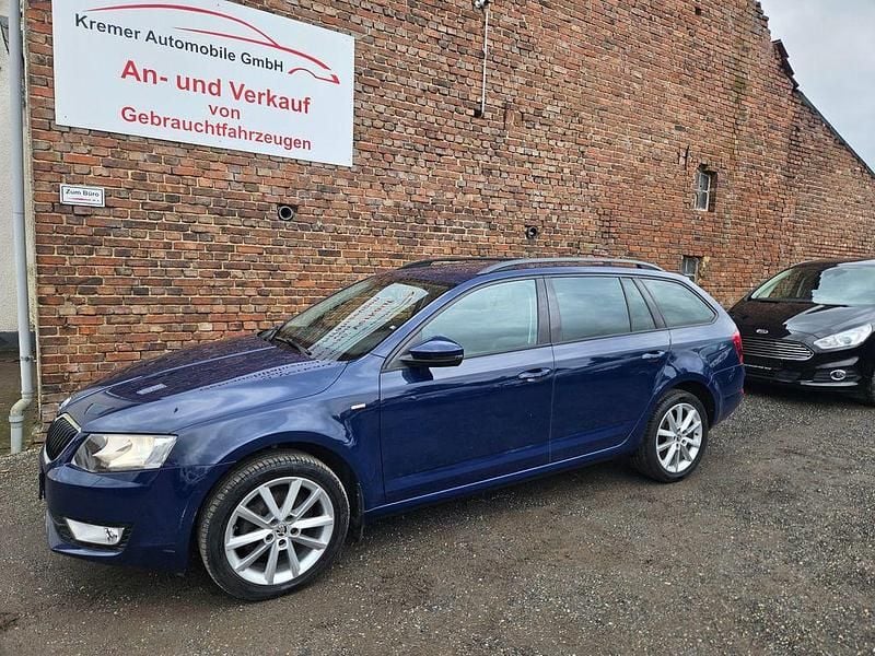 Blau Gebraucht 2016 Skoda Octavia Joy Kombi | 8.990 € (Guter Preis) - Bild 1/4