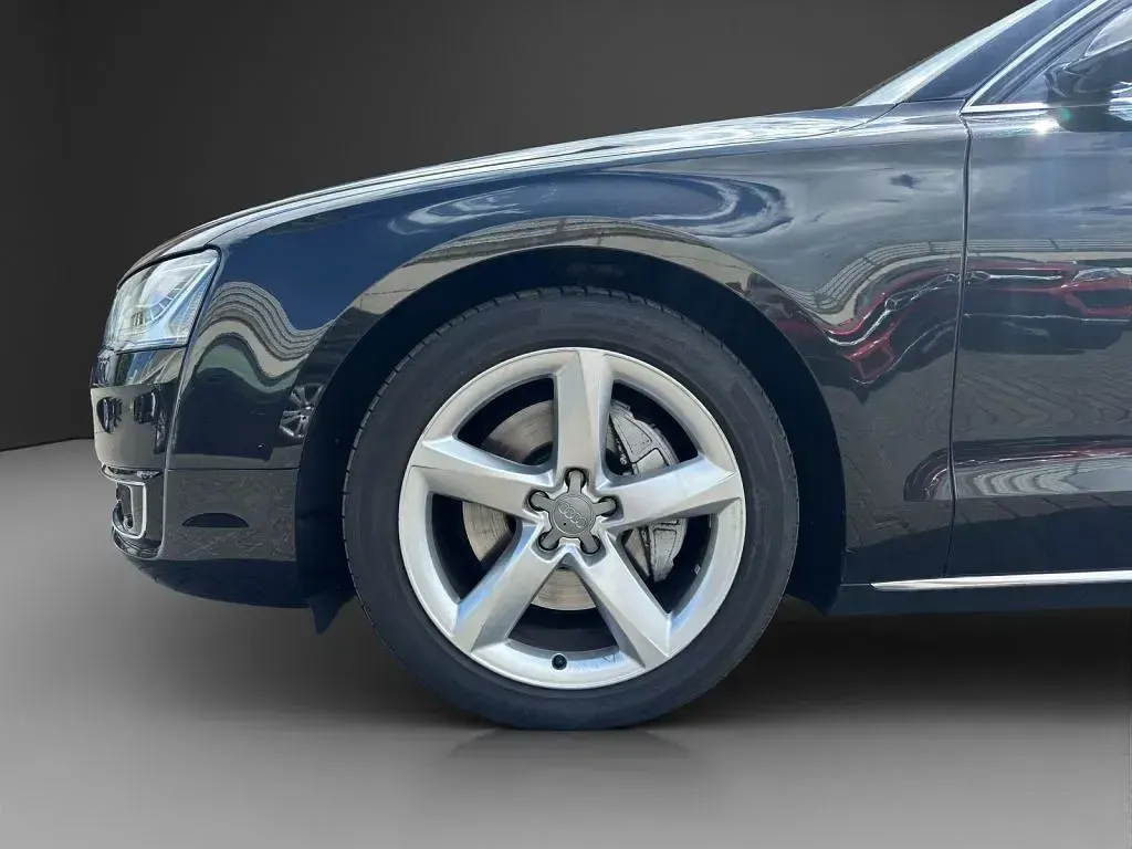 Gebraucht Audi A8 262 PS (192 kW) 2015 Havannaschwarz metal (metallic) Limousine