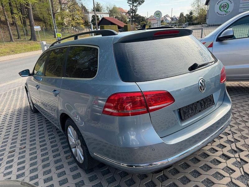 Usata VW Passat 140 CV (102 kW) 2013 Blu Station wagon