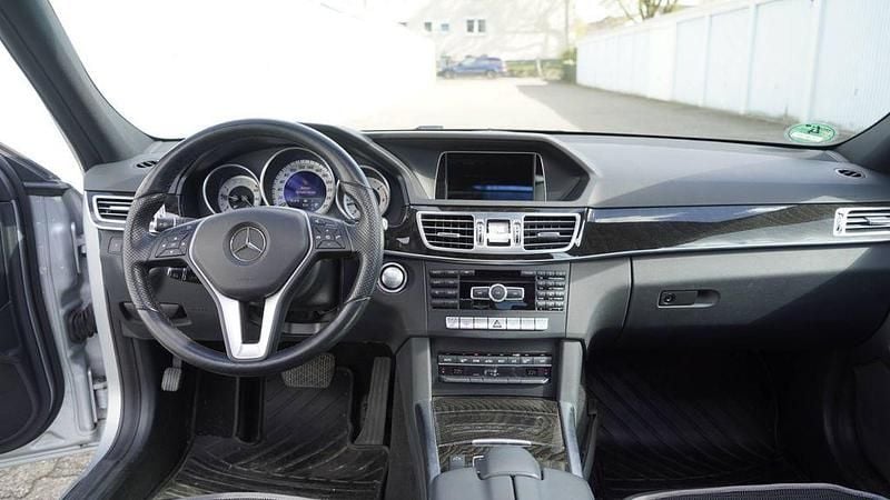 Gebraucht Mercedes E300 Avantgarde 231 PS (169 kW) 2014 Silber Limousine