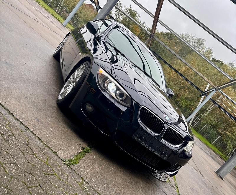 Schwarz Gebraucht 2011 BMW 320 M Sport Coupé | 9.800 € (Fairer Preis) - Bild 1/4