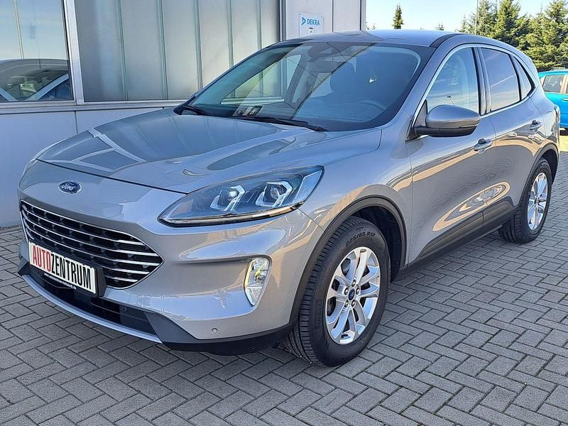 Silber Gebraucht 2020 Ford Kuga Titanium SUV | 22.750 € (Fairer Preis) - Bild 1/4