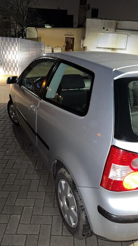 Gebraucht VW Polo 63 PS (46 kW) 2003 Silber Kleinwagen