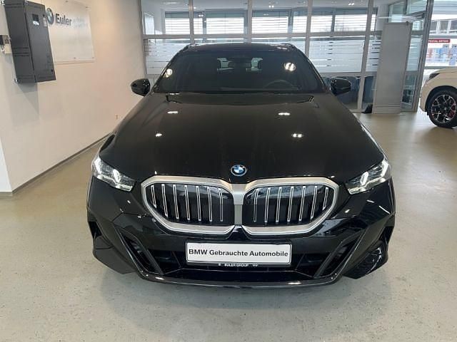 Gebraucht BMW 530e Performance 299 PS (219 kW) 2024 Schwarz Kombi