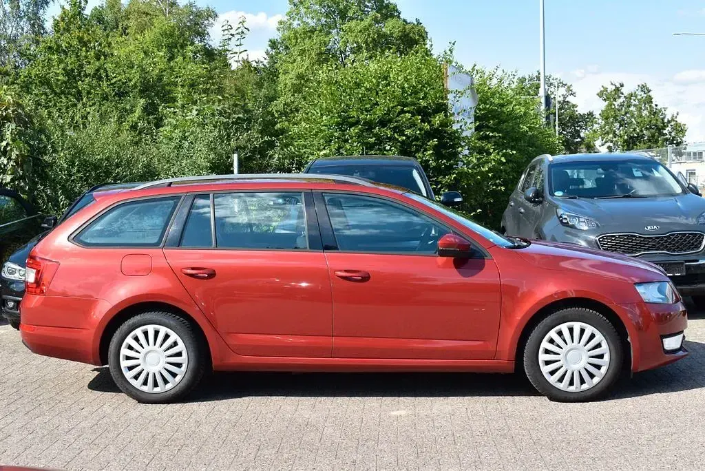 Gebraucht Skoda Octavia Ambition 110 PS (80 kW) 2016 Rot Kombi