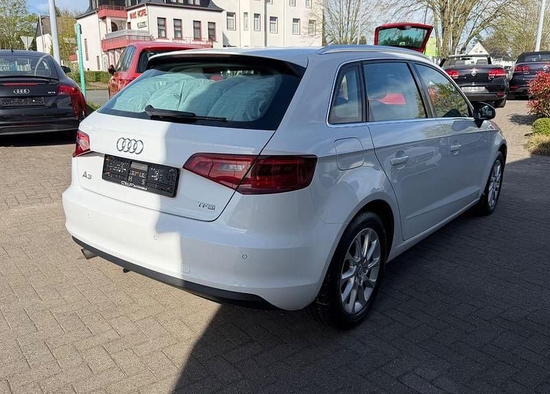 Gebraucht Audi A3 Attraction 110 PS (80 kW) 2016 Weiß Limousine