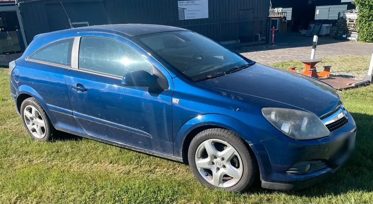Gebraucht Opel Astra 90 PS (66 kW) 2008 Blau Coupé