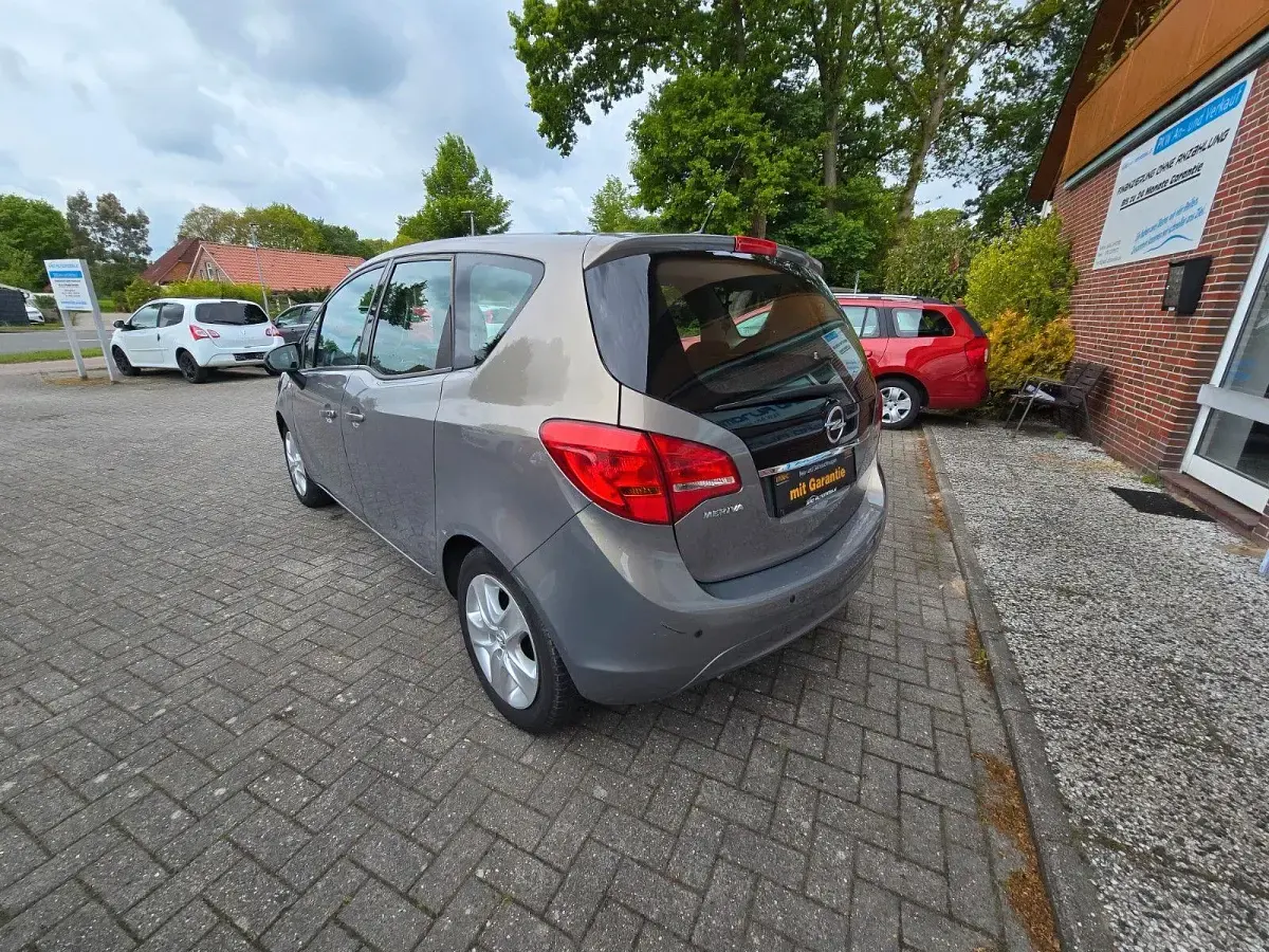 Gebraucht Opel Meriva Edition 101 PS (74 kW) 2010 Braun Van / Kleinbus