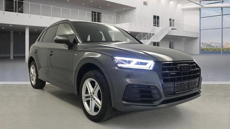 Grau Gebraucht 2020 Audi Q5 Sport SUV | 37.990 € (Guter Preis) - Bild 1/4