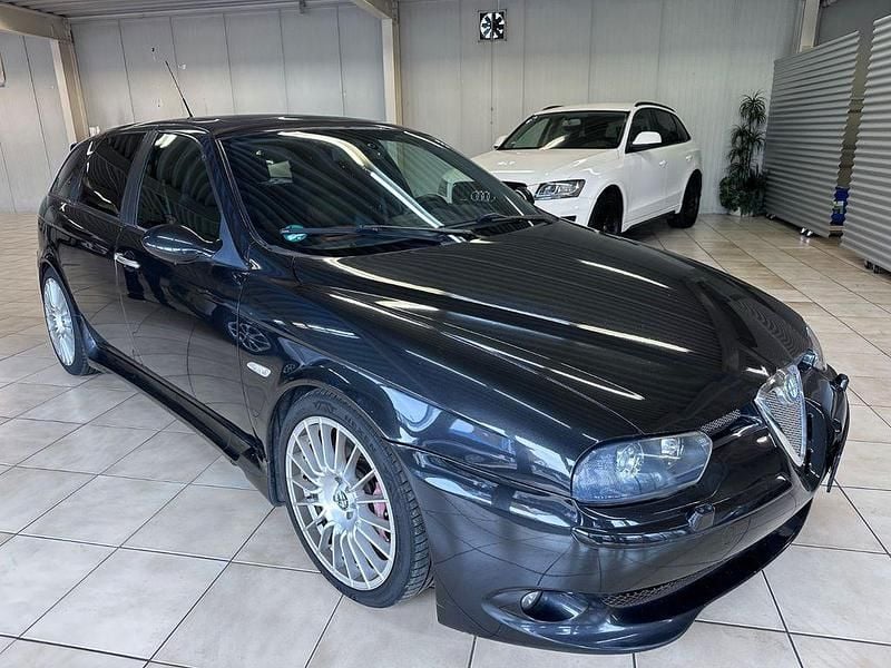 Schwarz Gebraucht 2003 Alfa Romeo 156 GTA Limousine | 10.290 € - Bild 1/4