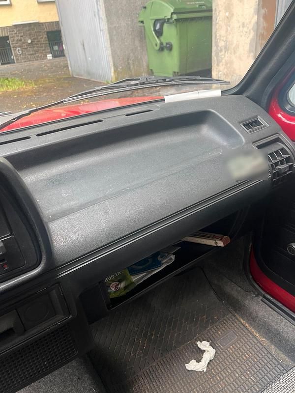 Second-hand VW Jetta 60 CP (44 kW) 1981 Roșu Berlinǎ