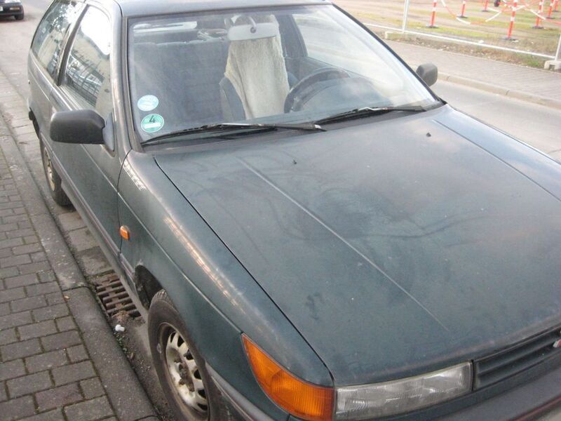 Grün Gebraucht 1991 Mitsubishi Colt Limousine | 1.500 € - Bild 1/4