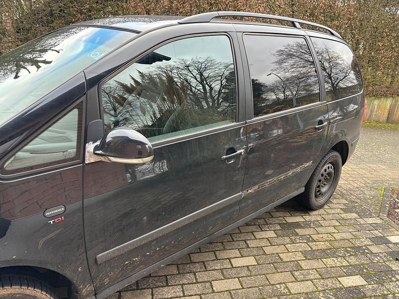 Schwarz Gebraucht 2010 Seat Alhambra Van / Kleinbus | 3.000 € (Guter Preis) - Bild 1/4