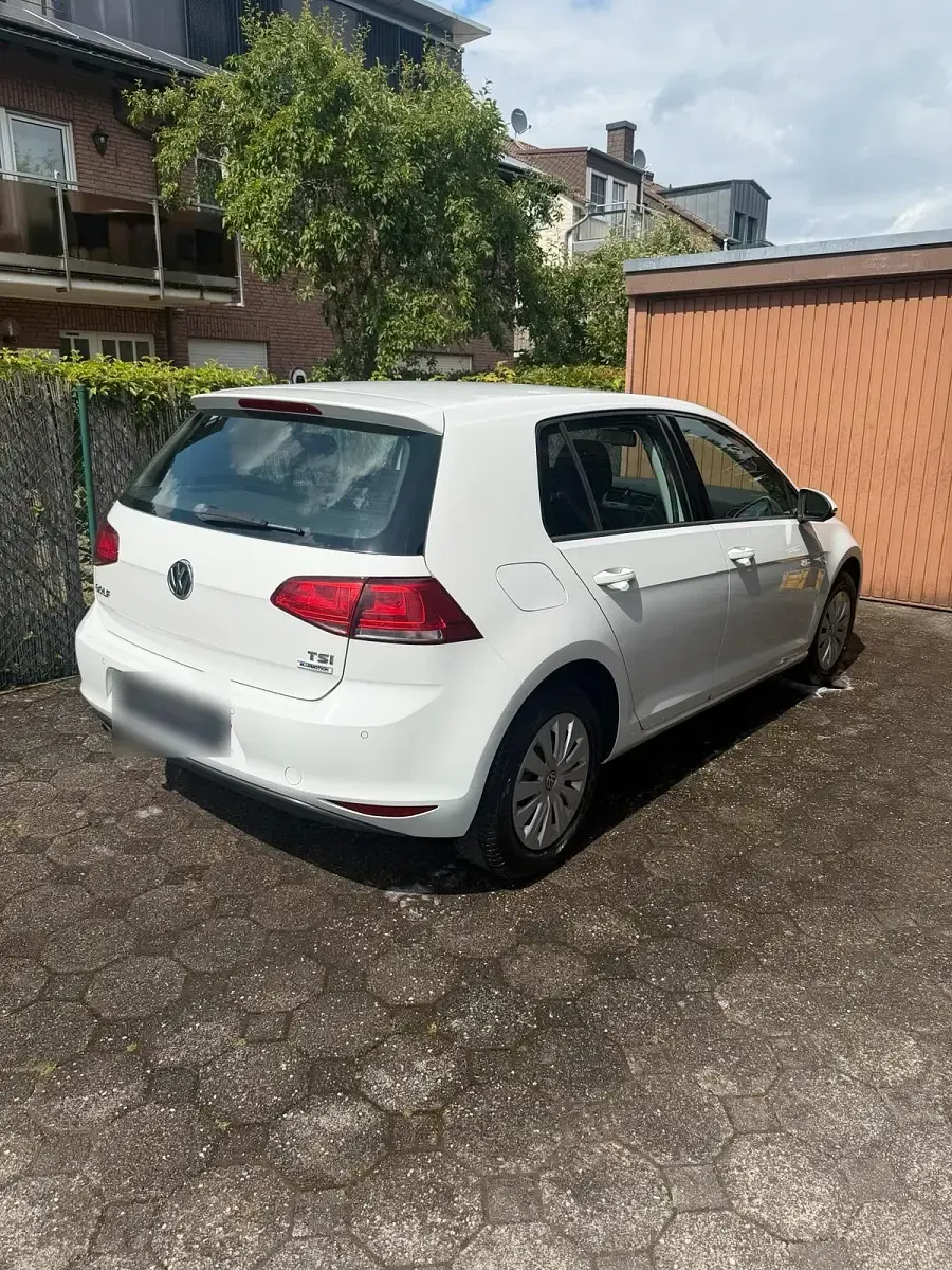 Gebraucht VW Golf VII 105 PS (77 kW) 2015 Weiß Limousine