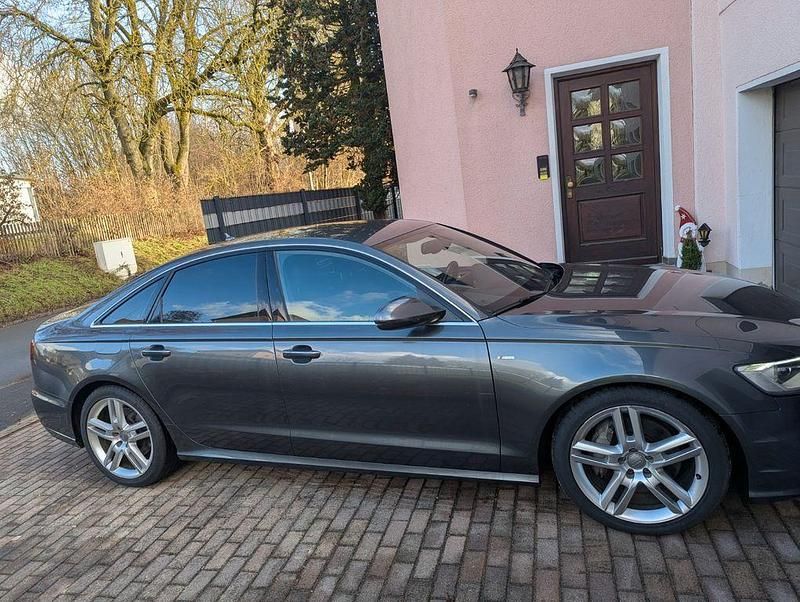 Grau Gebraucht 2015 Audi A6 Comfort Limousine | 19.200 € (Fairer Preis) - Bild 1/4