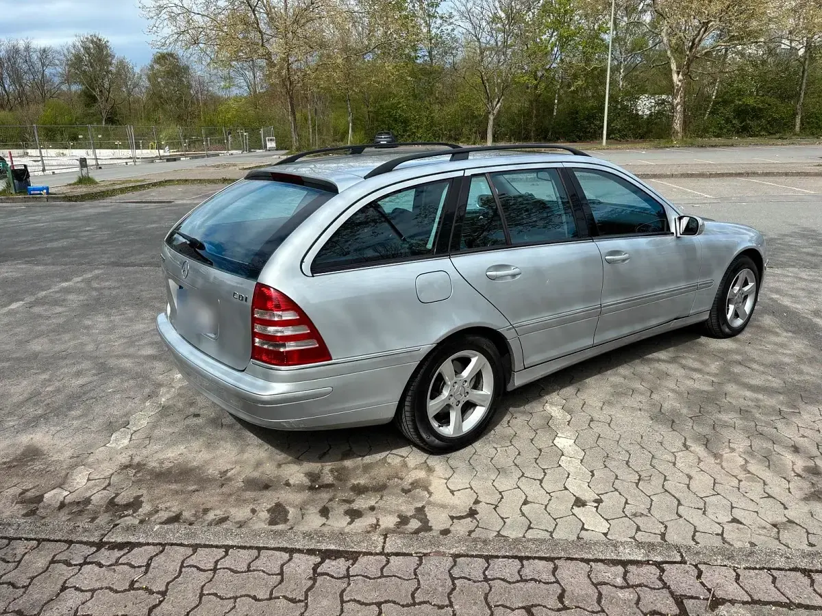 Gebraucht Mercedes C200 Avantgarde 122 PS (89 kW) 2007 Silber Kombi
