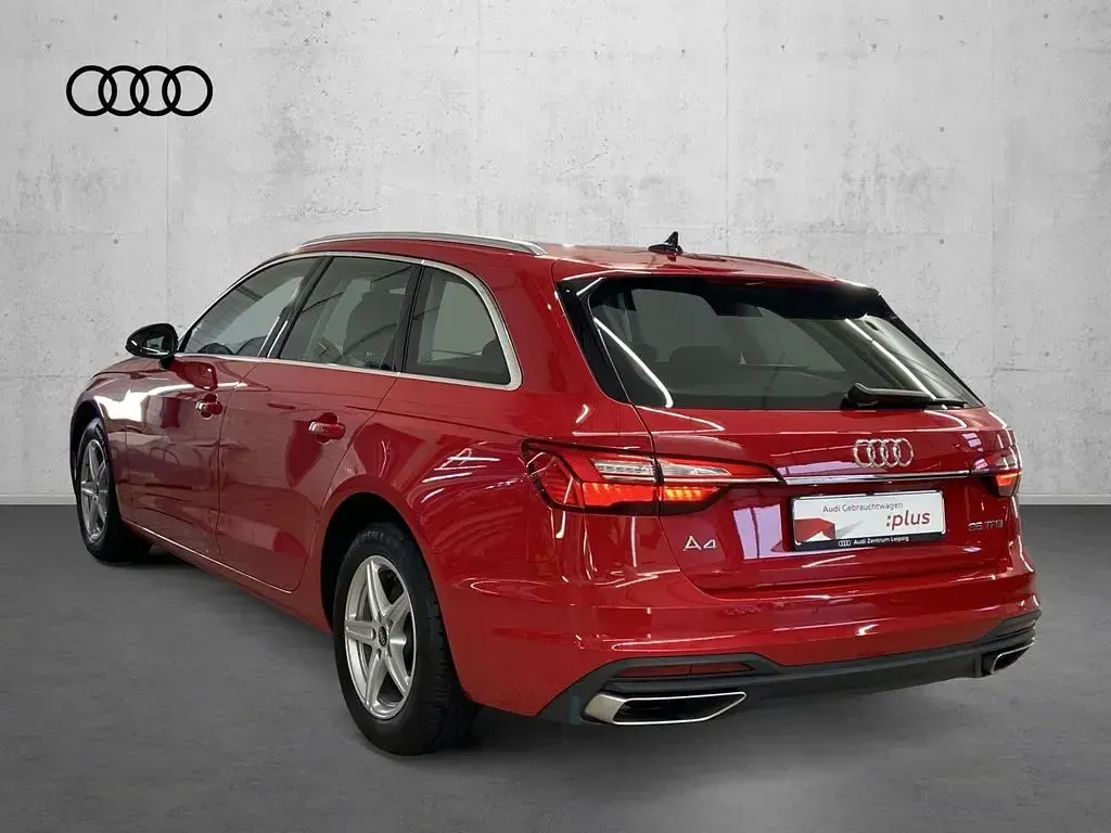 Używany Audi A4 Ambiente 150 KM (110 kW) 2023 Czerwony Kombi
