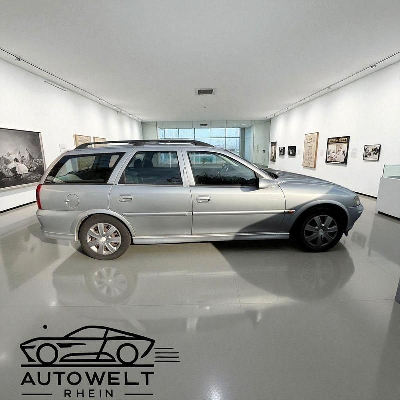 Gebraucht Opel Vectra 101 PS (74 kW) 2001 Silber Kombi