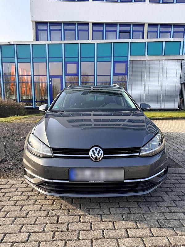 Gebraucht VW Golf VII Join 116 PS (85 kW) 2018 Grau Kombi