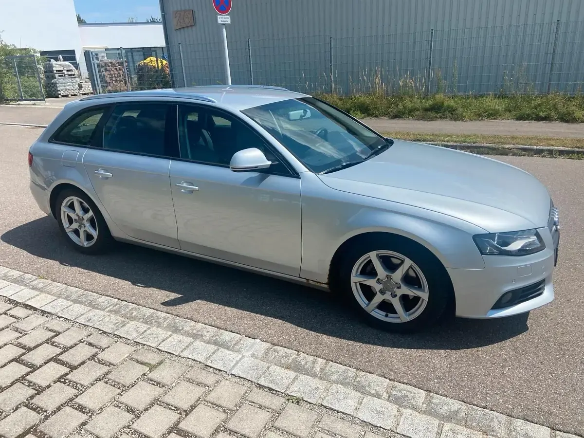 Gebraucht Audi A4 Ambiente 160 PS (117 kW) 2008 Silber Limousine