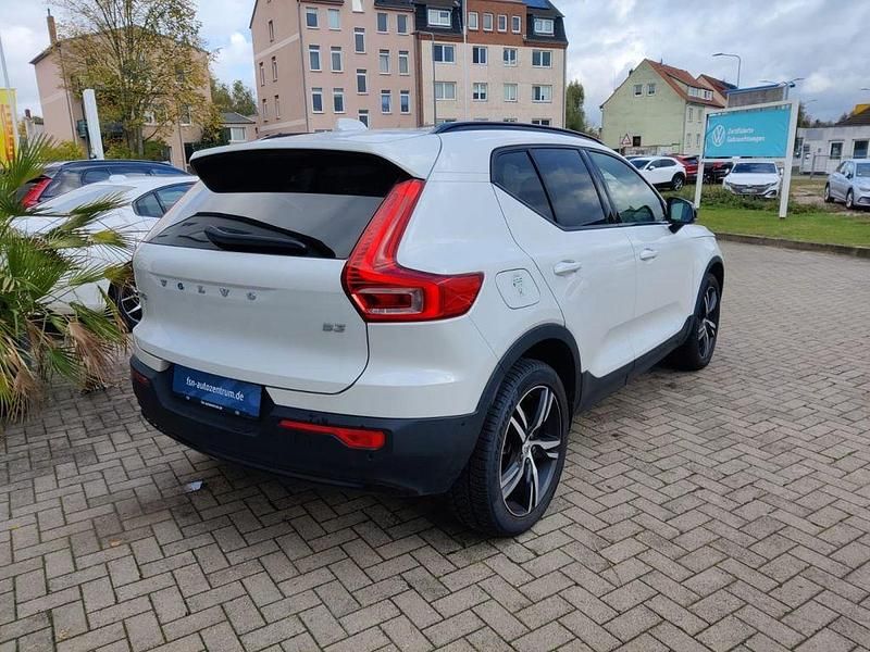 Gebraucht Volvo XC40 Plus 163 PS (119 kW) 2025 Weiß SUV