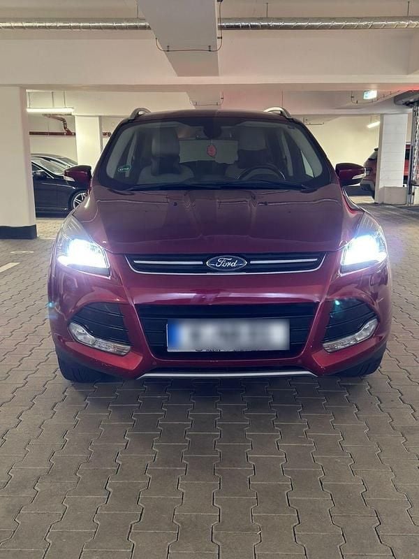 Gebraucht Ford Kuga Titanium 180 PS (132 kW) 2015 Rot SUV