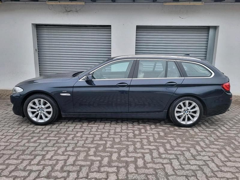 Gebraucht BMW 525 218 PS (160 kW) 2012 Blau Kombi