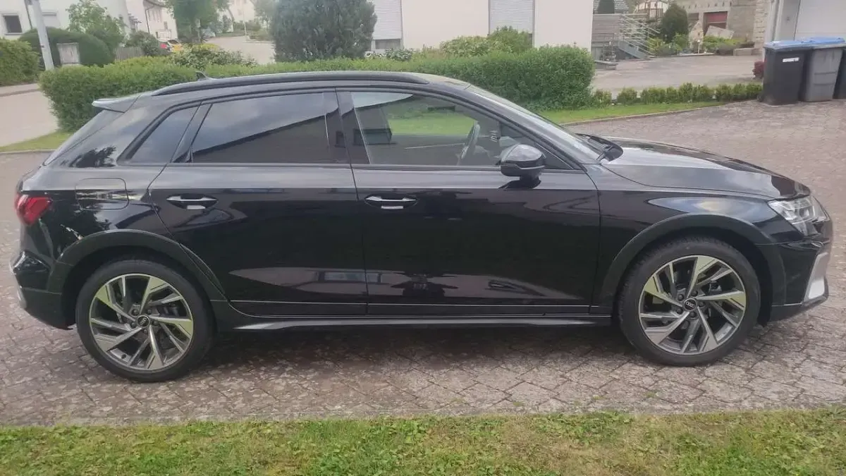 Gebraucht Audi A3 150 PS (110 kW) 2024 Mythosschwarz metallic Limousine