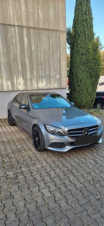 Grau Gebraucht 2016 Mercedes C300 Avantgarde Limousine | 21.999 € (Fairer Preis) - Bild 1/4