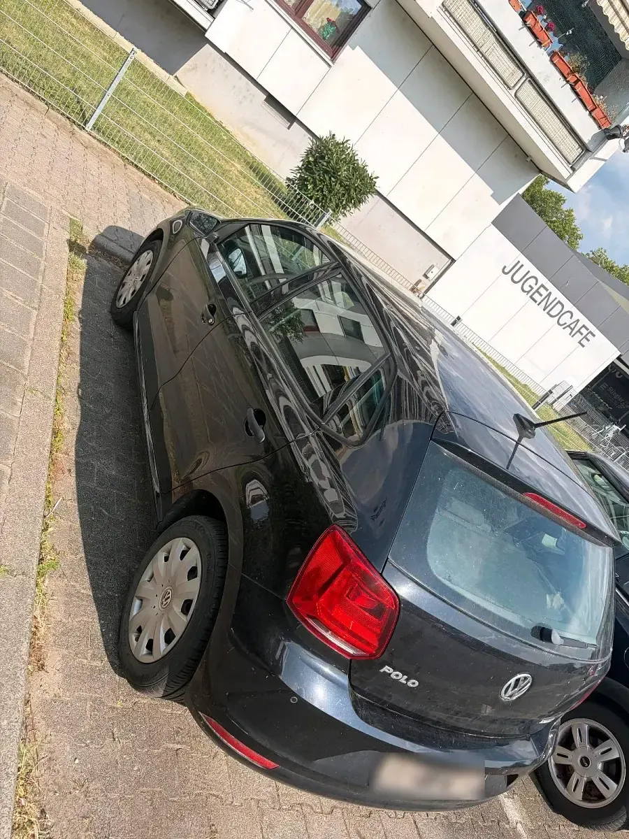 Gebraucht VW Polo 75 PS (55 kW) 2015 Schwarz Kleinwagen