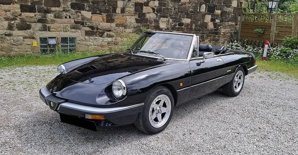 Gebraucht Alfa Romeo Spider 103 PS (75 kW) 1988 Schwarz Cabrio