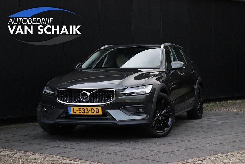 Gebraucht Volvo V60 CC Pro 252 PS (185 kW) 2021 Grau Kombi