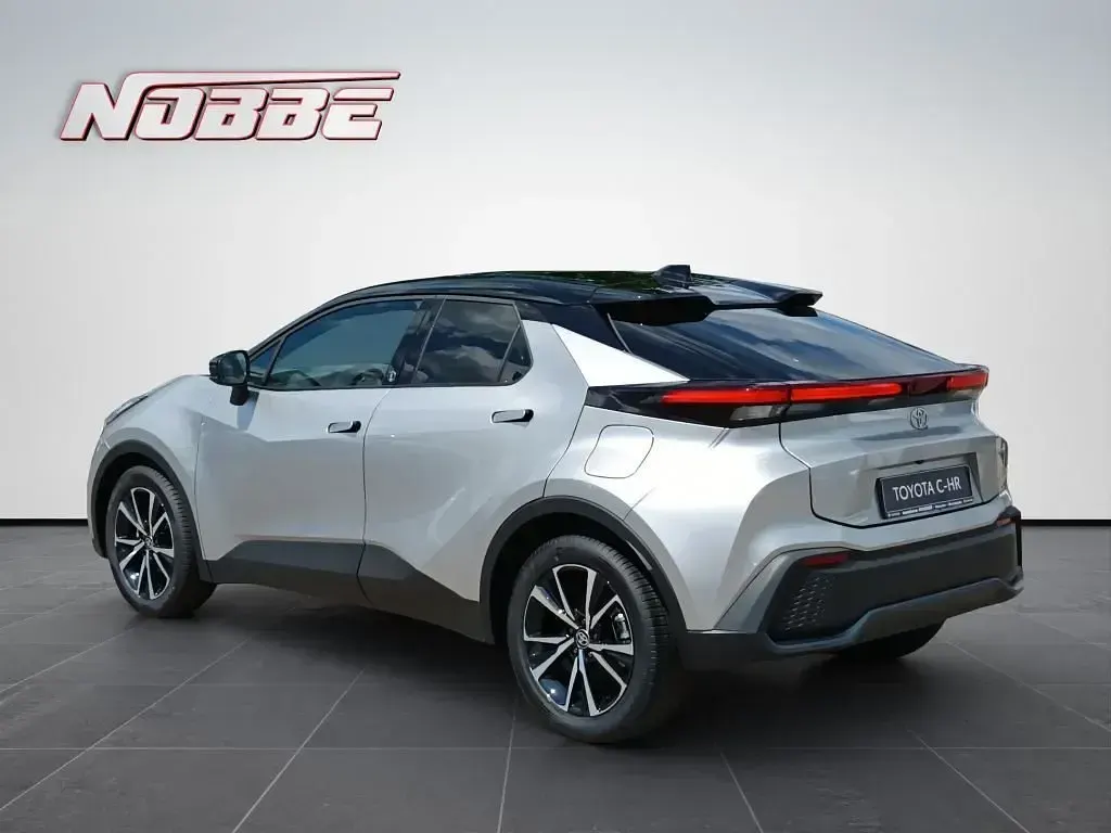 Neu Toyota C-HR Team 140 PS (102 kW) 2025 Shimmering silver metallic/schwa SUV