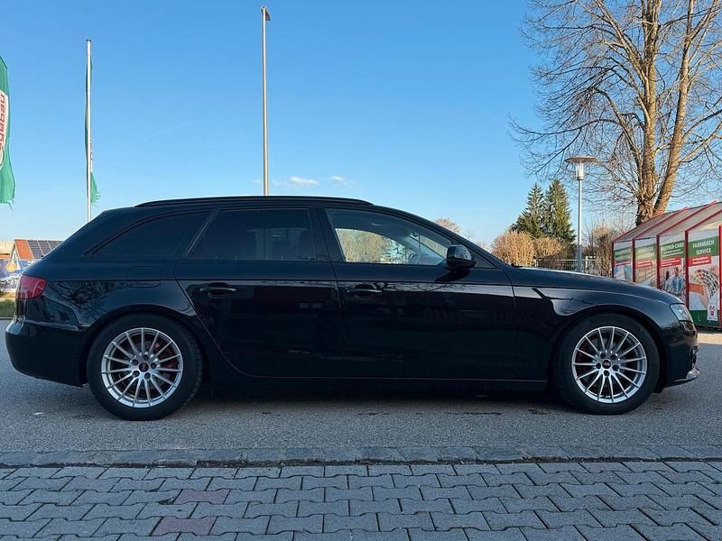 Gebraucht Audi A4 143 PS (105 kW) 2011 Schwarz Kombi