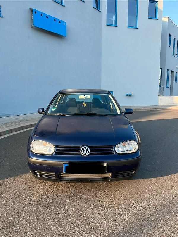 Gebraucht VW Golf IV 105 PS (77 kW) 2001 Blau Kleinwagen