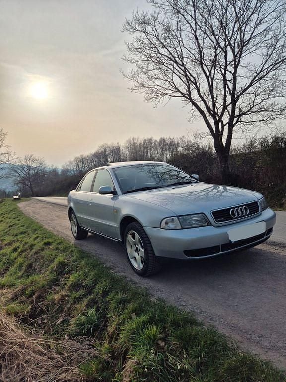 Gebraucht Audi A4 165 PS (121 kW) 1998 Silber Limousine
