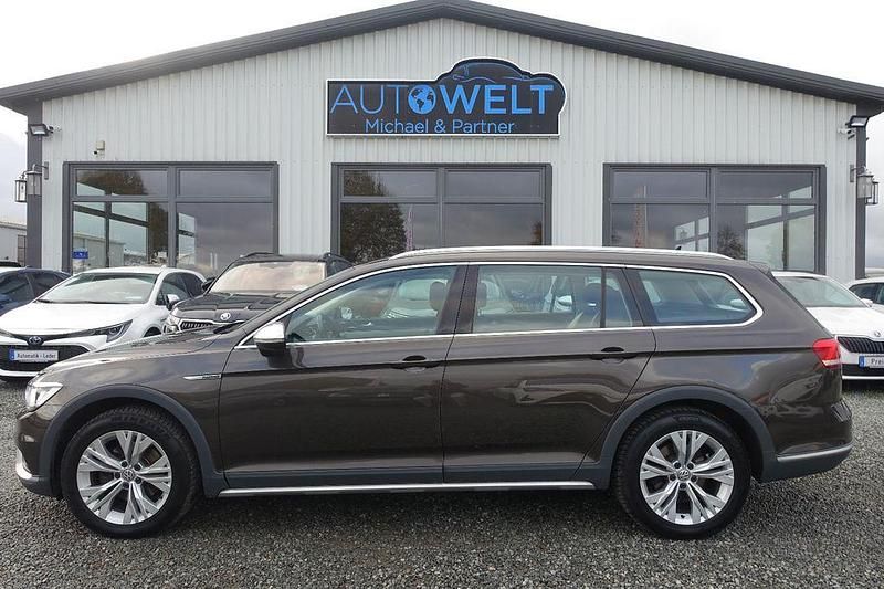Schwarz Gebraucht 2016 VW Passat Alltrack Kombi | 15.990 € (Guter Preis) - Bild 1/4