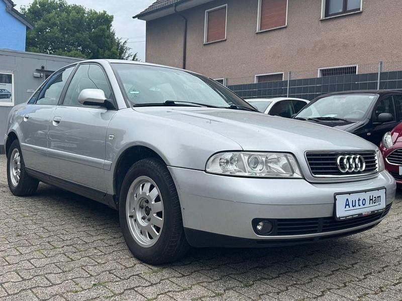 Grau Gebraucht 2000 Audi A4 Sport Limousine | 2.200 € (Guter Preis) - Bild 1/4