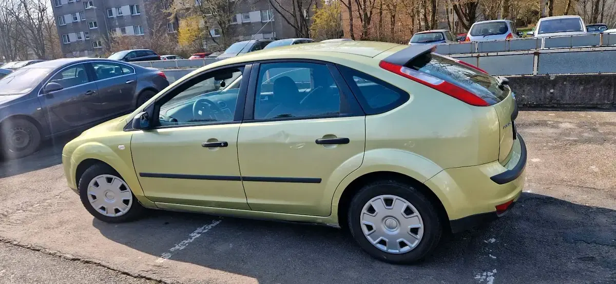 Gebraucht Ford Focus 101 PS (74 kW) 2006 Gelb Limousine