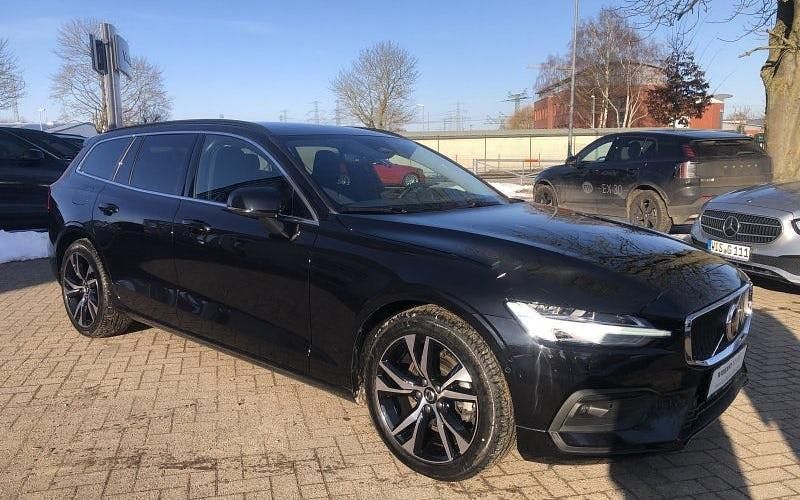 Usado Volvo V60 Core 197 HP (144 kW) 2025 Preto Carrinha