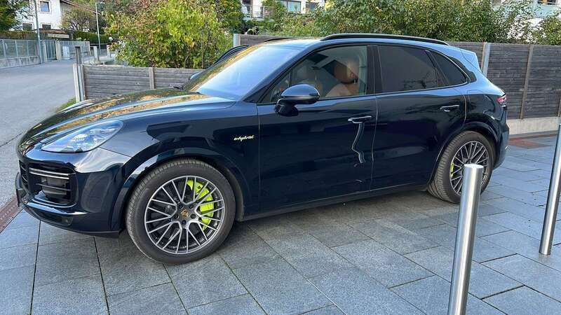 Blau Gebraucht 2019 Porsche Cayenne Turbo S SUV | 104.900 € (Superpreis) - Bild 1/4