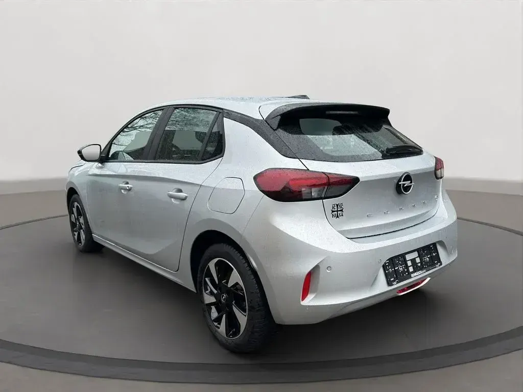 Usata Opel Corsa-e Edition 100 kW (136 CV) 2023 Argento Utilitaria