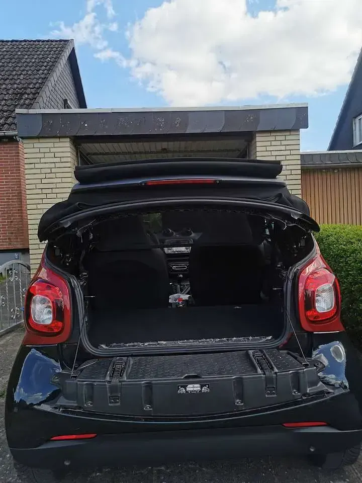 Gebraucht Smart ForTwo Electric Drive 60 kW (82 PS) 2023 Rot Cabrio